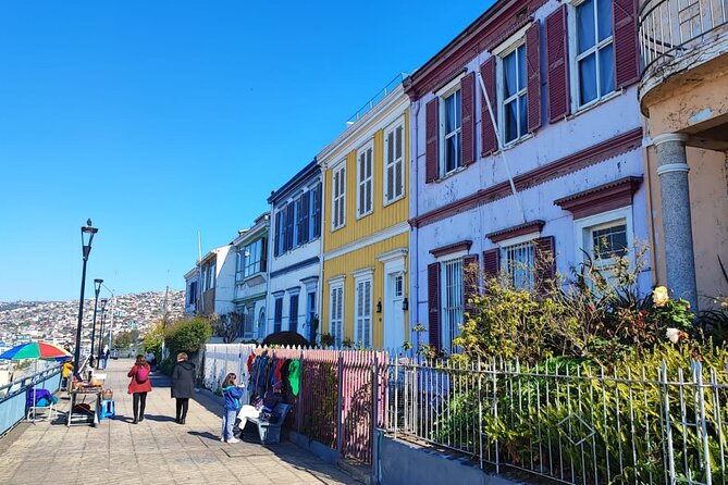 2 Hour Walking Tour in Valparaiso - Bavestrello Passage and the pleasure of wandering
