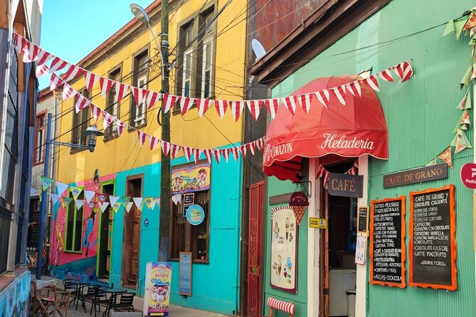 2 Hour Walking Tour in Valparaiso - Riding Ascensor Reina Victoria