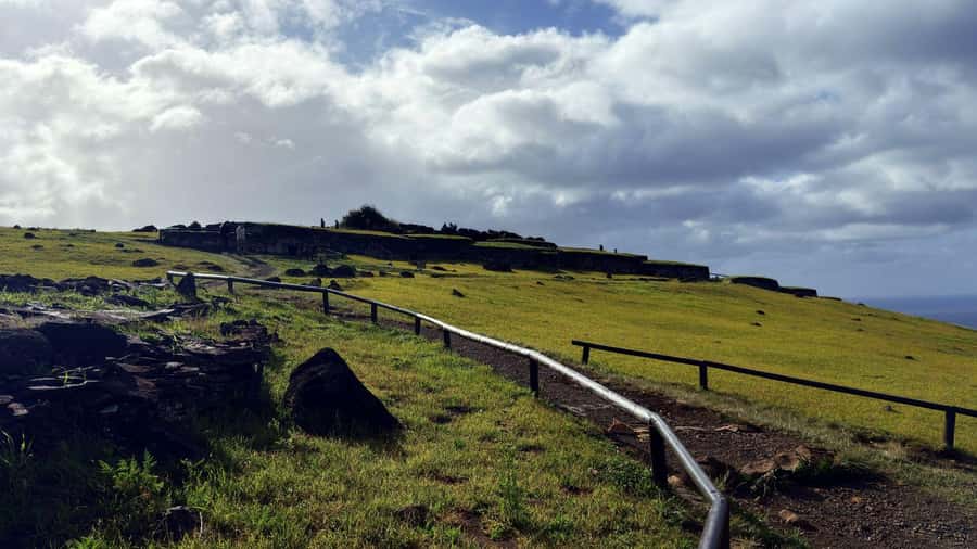 Ahu Vinapu, Rano Kao and Orongo City Half-Day Tour - A practical way to fit it into your stay