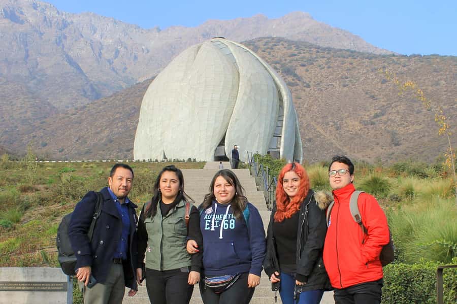 Bahá'i Temple and Cousiño Macul Vineyard - Why this half-day combination works in Santiago