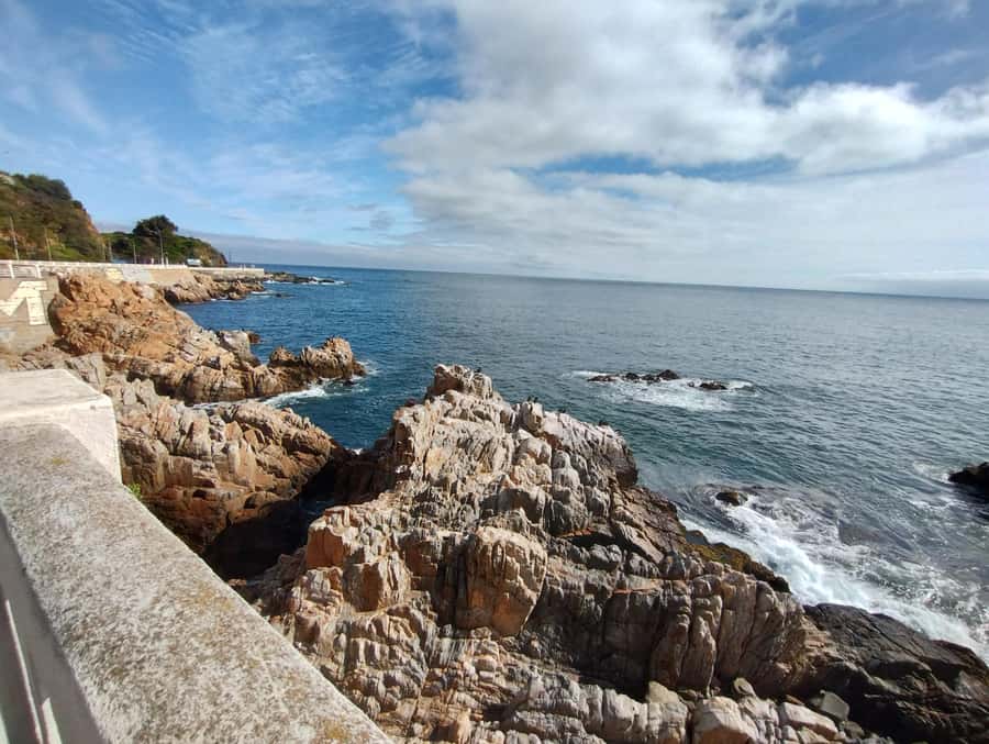 Bike ride along the coast of Viña del Mar or Valparaíso, you choose! - Meeting beside the Viña del Mar Casino