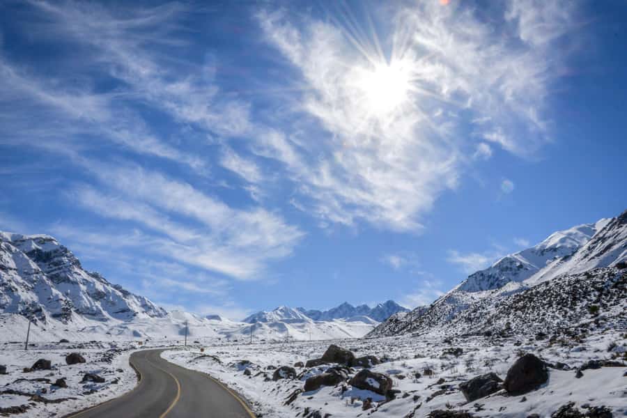 CAJON DEL MAIPO + EL YESO RESERVOIR + PICNIC TOUR - The rustic breakfast stop