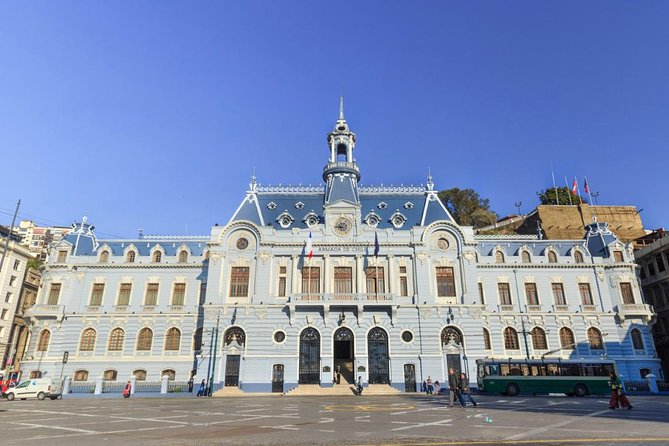 Coast and Color: Discover Viña and Valparaíso in a Day - Plaza Sotomayor and Valparaíso’s port story
