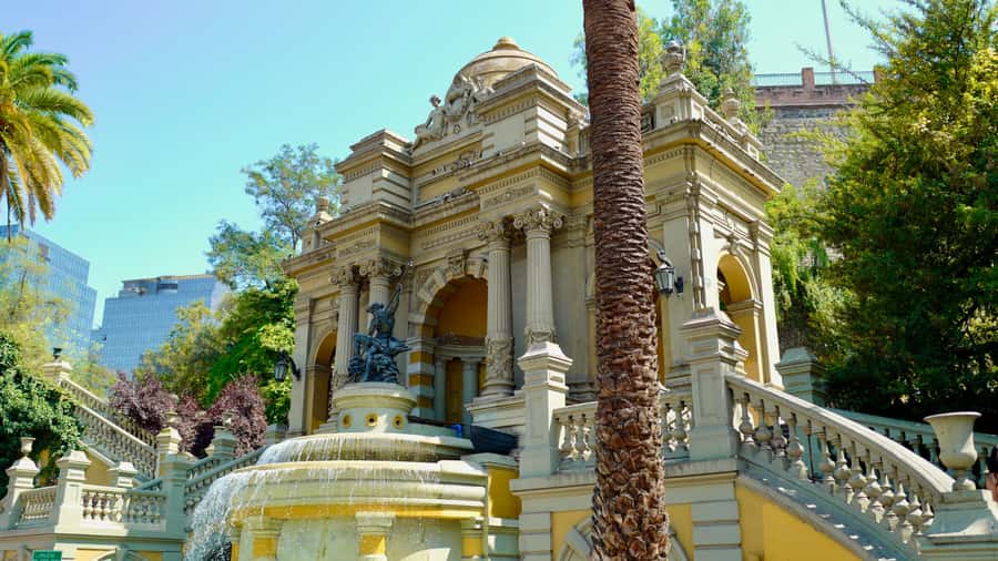 Dia Completo en Santiago: Museo+San Cristobal+City Tour - Santa Lucía Hill and Paseo Bandera add variety