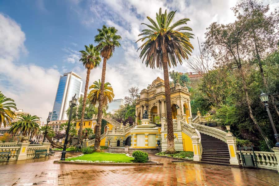 Discover Santiago, where modernity merges with history - Key points at a glance