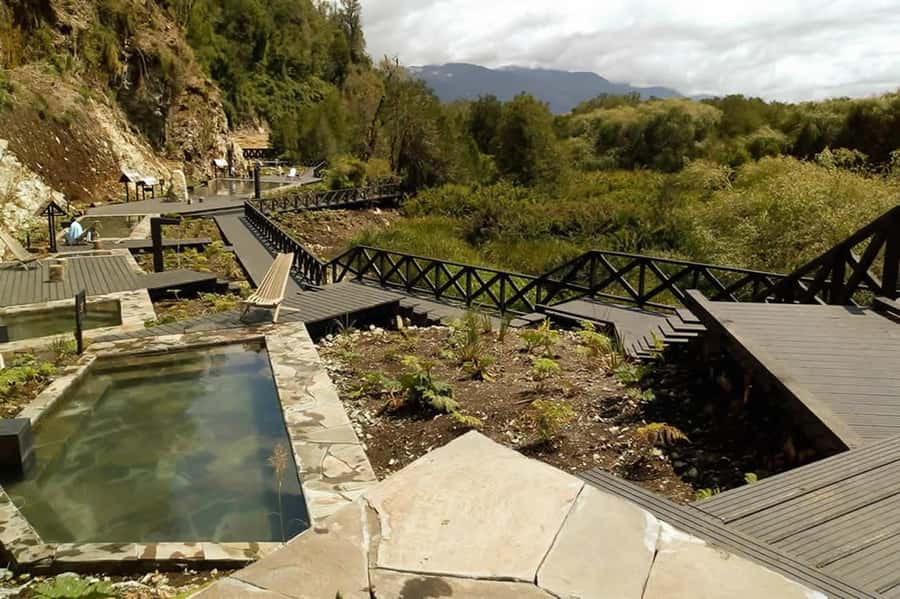 From Puerto Varas: Full Day to Termas del Sol & Cochamo Valley - Guides, comfort, and the pace of the day
