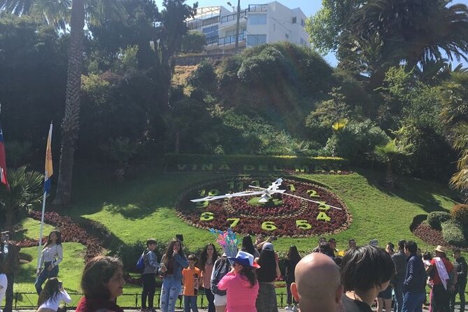 Full Day Tour in Valparaiso and Vina del Mar - Valparaiso’s painted hills and working port