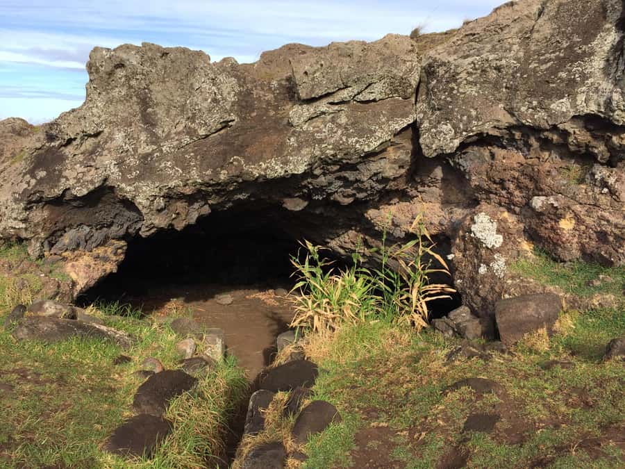 Hanga Roa: Full Day Moai and Mistery - Rano Raraku is the tour’s essential stop