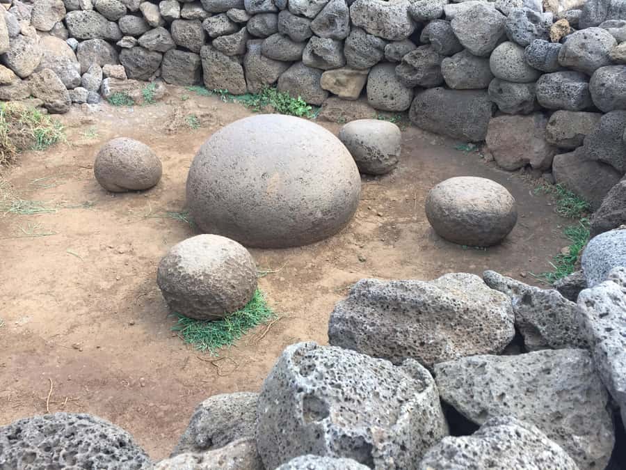 Hanga Roa: Full Day Moai and Mistery - Akahanga shows the cost of a changing society