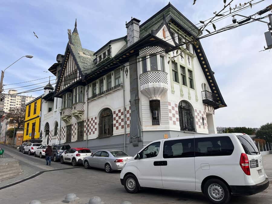 Historic Valparaíso: Private tour by vehicle - A Private Route With Room for Questions