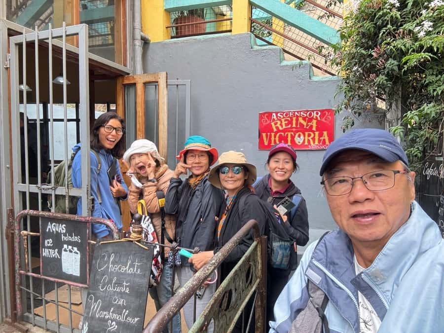 Historic Valparaíso: Private tour by vehicle - The Value of the $50 Price