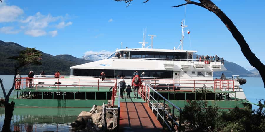 P. Natales: Balmaceda & Serrano Glaciers with Lunch & Whisky - Whisky with ancient ice on the return