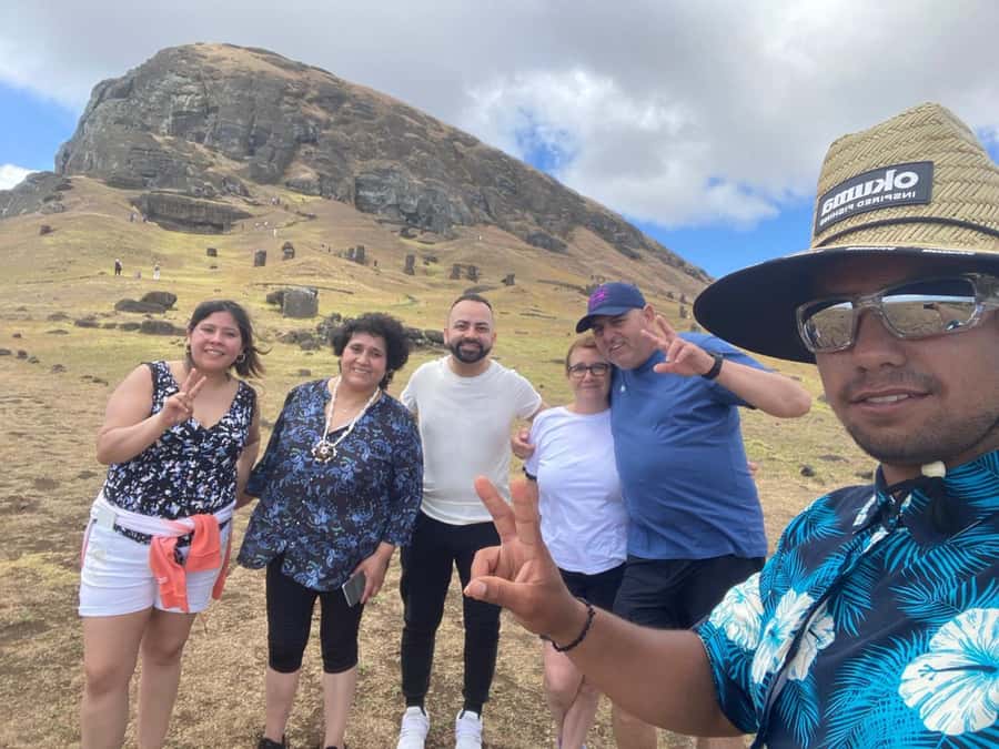 Private tour: where the history of the Moai was born - Anakena, a beach ending after a day of ruins