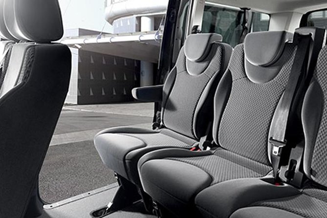 Private Transfer from Santiago Airport to Santiago - What happens after you land at Santiago Airport