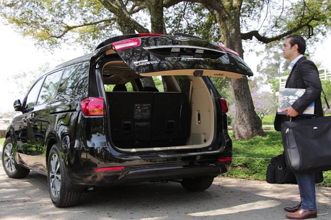 Private Transfer from Santiago Hotel to SCL Airport - A 30-minute ride that removes airport guesswork