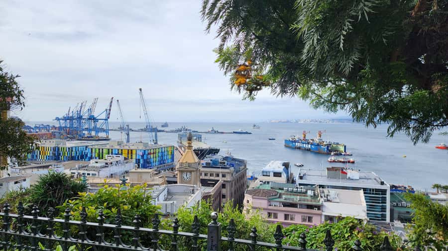 Private: Viña del Mar and Valparaiso Day Tour - Two Chilean cities with very different personalities