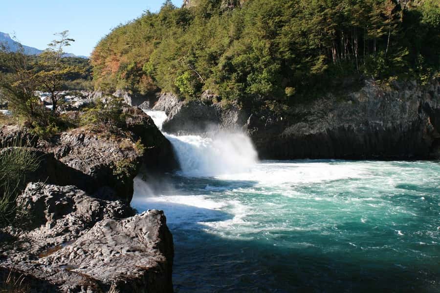 Puerto Montt: Osorno Volcano and Petrohué Falls Guided Tour - Why this Lake District day works so well
