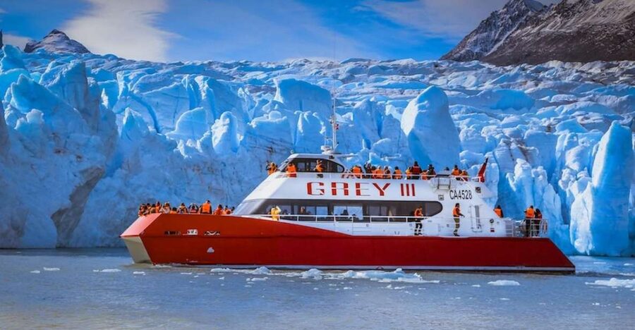 Puerto Natales: Grey Glacier Navigation w/ Transport - Walking the Lake Grey shore to the catamaran