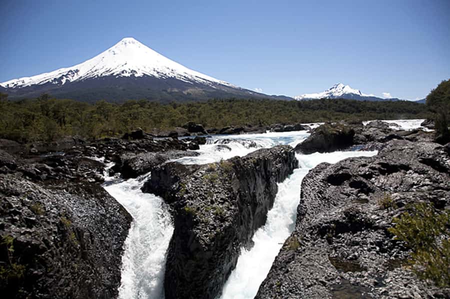 Puerto Varas: Osorno Volcano Day Trip by Air-conditioned Van - Reaching Osorno at 1,240 meters