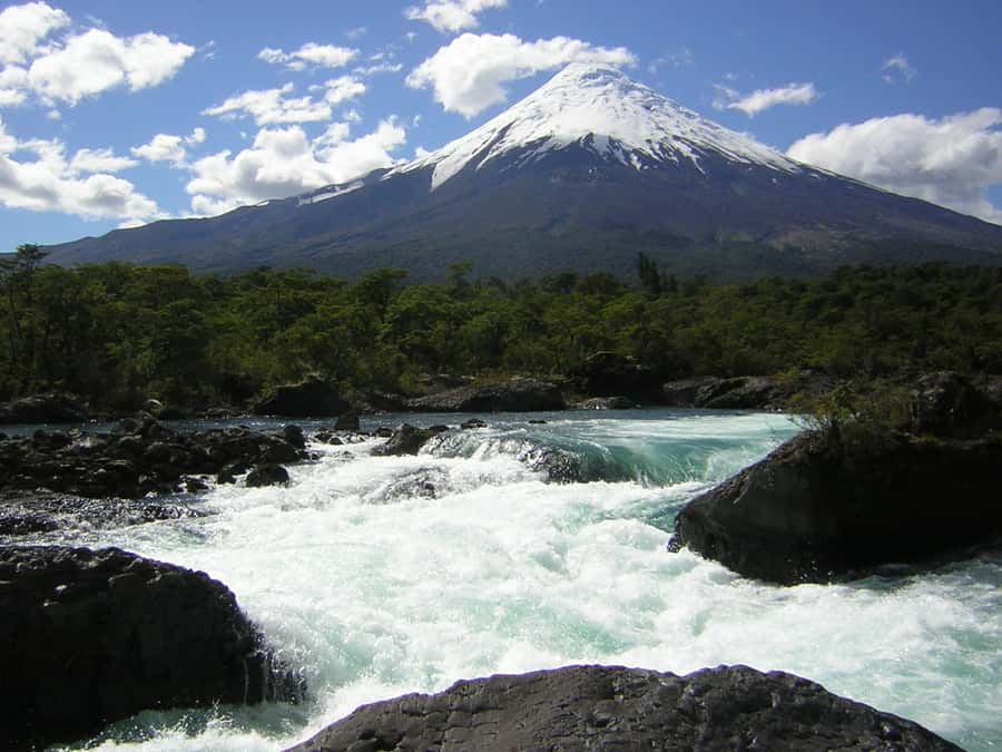 Puerto Varas: Osorno Volcano, Petrohue Falls Full-day Trip - Reaching the Osorno mountain center at 3,937 feet