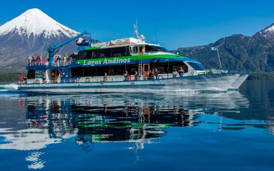 Puerto Varas: Peulla Day Trip - Sailing across Todos los Santos Lake