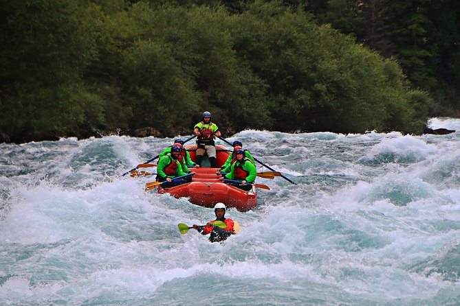 Rafting Azul a Macal - Futaleufu River - Río Azul canyon and the changing river route