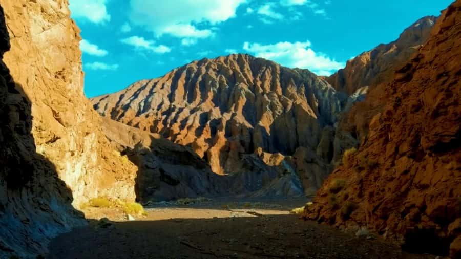 Rainbow Valley Tour: Mesmerizing Colors and Flavors - Key points at a glance