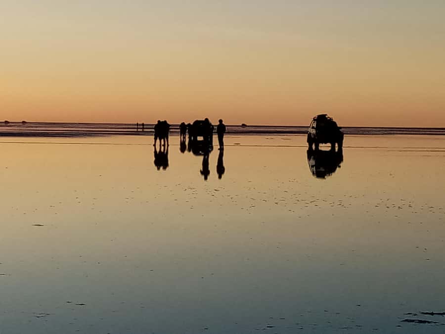 San Pedro de Atacama: 3 D. Tour Uyuni and Back to San Pedro - Green Lagoon, Dali’s Rocks, and Bolivia’s red water