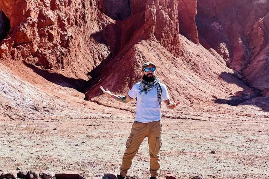 San Pedro de Atacama: Rainbow Valley & Good Herbs Tour - Breakfast among the desert colors