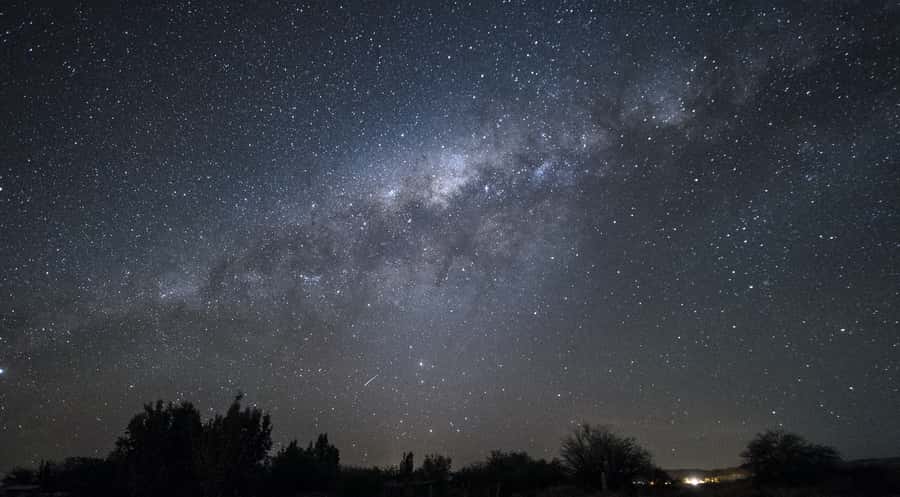 San Pedro de Atacama: Stargazing Experience - Settling in with a drink and blanket