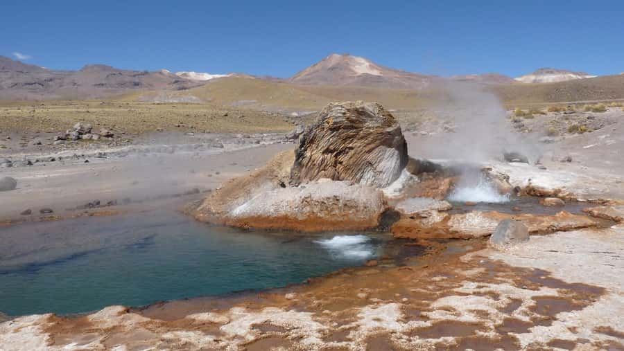 San Pedro de Atacama: Tatio Geysers and Machuca Tour - The geothermal show at first light