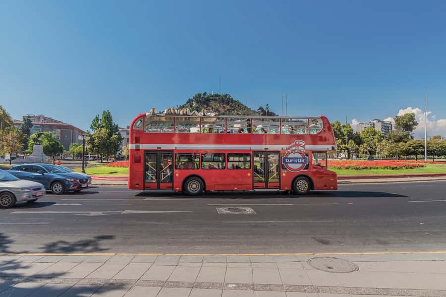 Santiago: 2-Day Hop-On Hop-Off Bus Ticket and Cable Car - What this Santiago tour is really good at