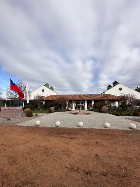 Santiago: Casa del Bosque Winery with Tasting and Lunch - Who should book this winery outing?