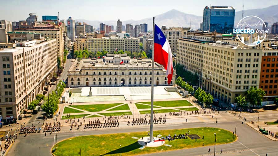Santiago: City Highlights Walking Tour - Why this tour works for a first look at Santiago