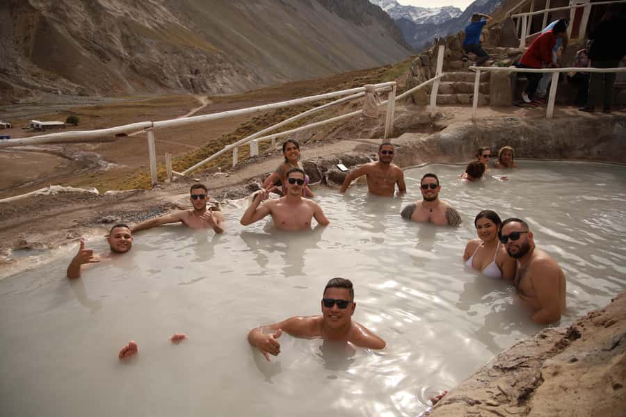Santiago: Full day Embalse del Yeso, Casa de Chocolate, picnic & Hot Springs - The picnic that closes the day