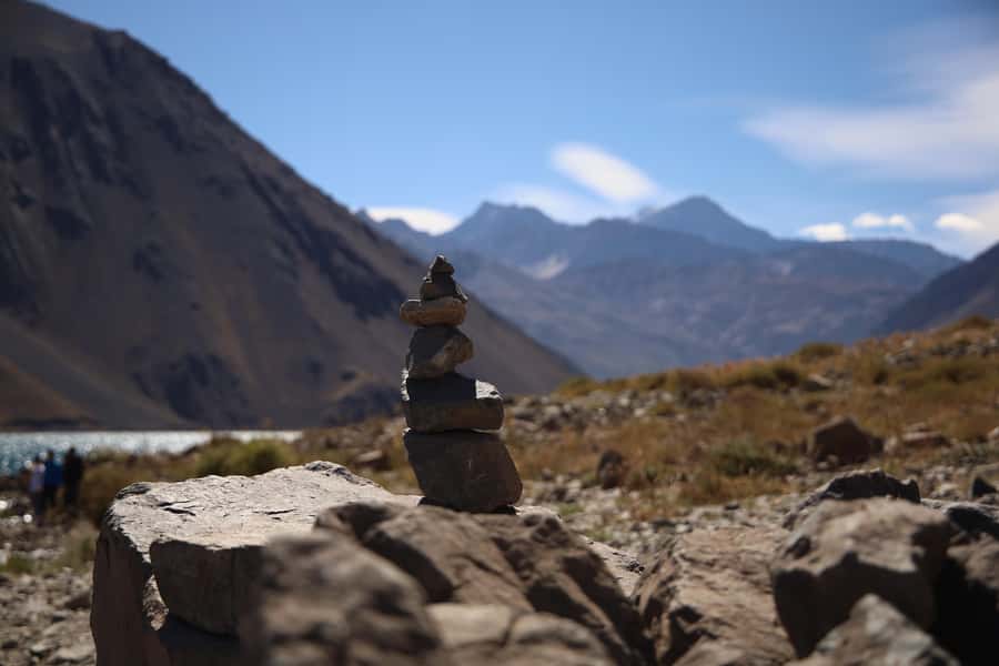 Santiago: Full day Embalse del Yeso, Casa de Chocolate, picnic & Hot Springs - A short breakfast stop in San José de Maipo