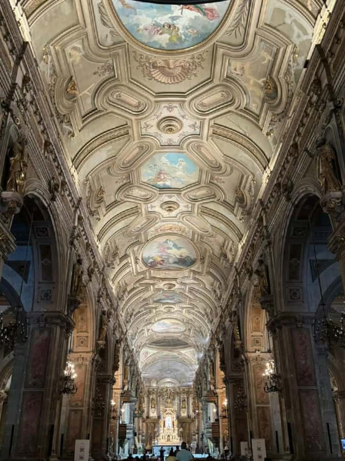 Santiago: Guided City Tour through the historic center of Santiago - Santiago Metropolitan Cathedral and the city’s religious architecture