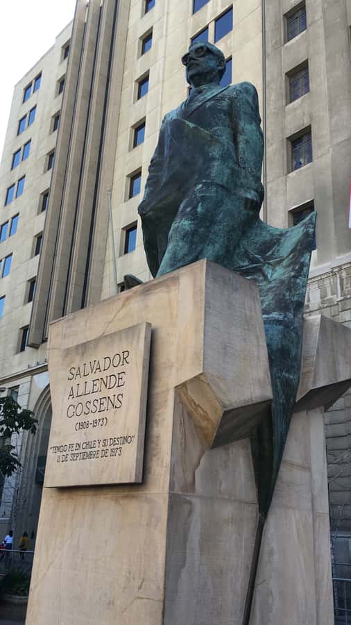 Santiago: Guided Walking Tour through the Historic Center - La Moneda Palace and Chile’s Government Center