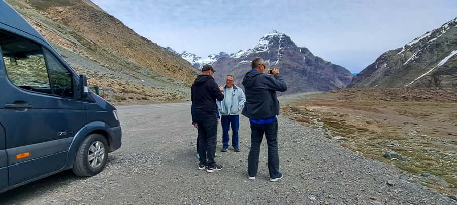 Santiago: Inca Lagoon Tour with Local Vineyard and Tasting - Wine among the vines at Viña San Esteban