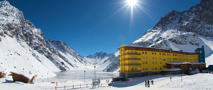 Santiago: Laguna del Inca and Portillo Small Group Tour - Guides, languages, and the feel of the day