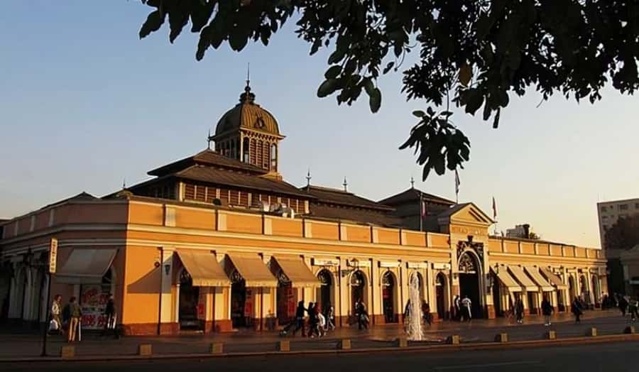 Santiago : Must-See Sites Walking Tour With A Guide - Plaza de Armas and the city’s oldest public heart