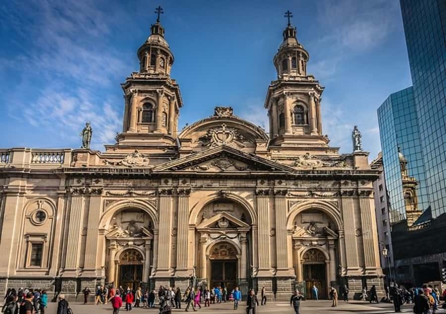 Santiago : Must-See Sites Walking Tour With A Guide - Bellas Artes adds art and a change of mood