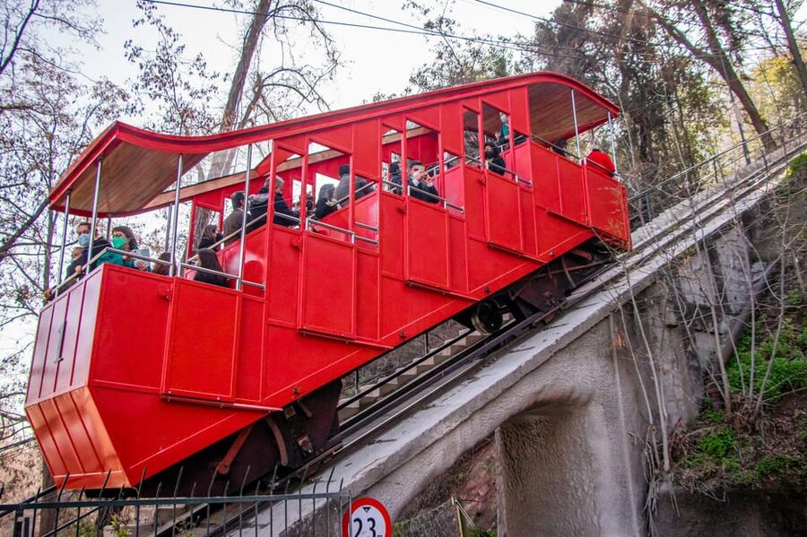 Santiago Pass: The best way to explore the city - Riding the Hop-On Hop-Off bus through 11 stops