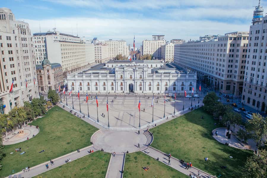 Santiago: Private tour, historic center, high altitude viewpoint, cable car - A smart first look at Santiago in 270 minutes