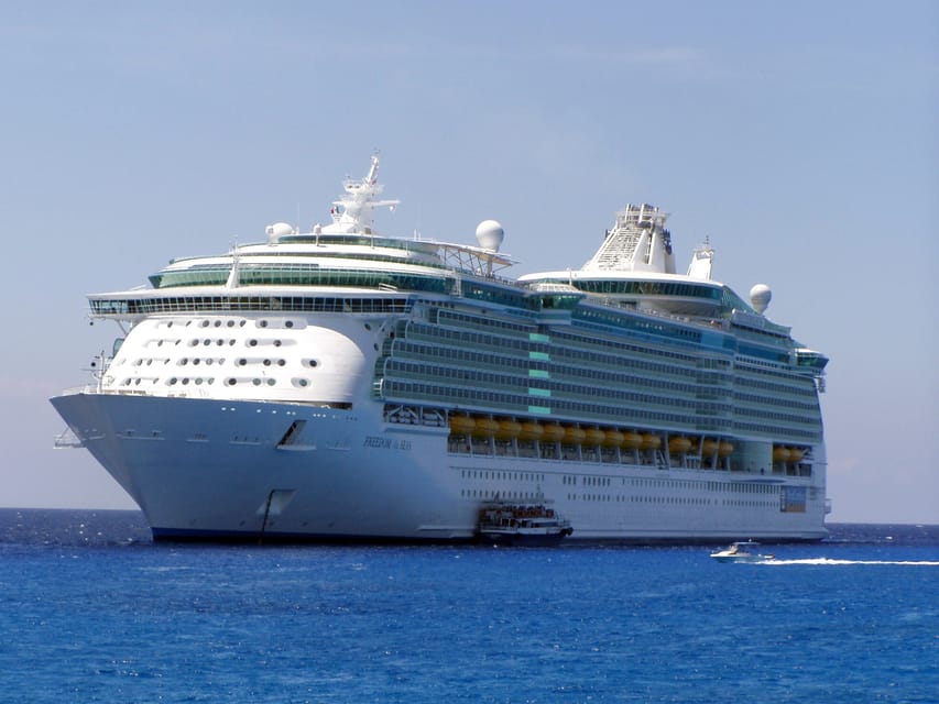 Santiago: Tour to Valparaiso and Casablanca - Lunch, timing, and the cruise-terminal finish