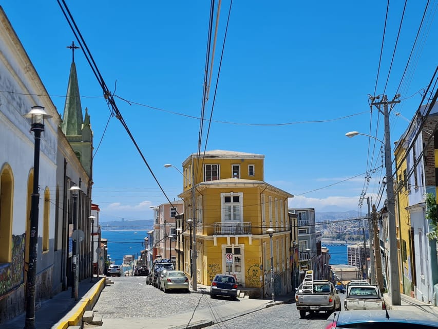 Santiago: Tour to Valparaiso and Casablanca - The drive from Santiago to the port