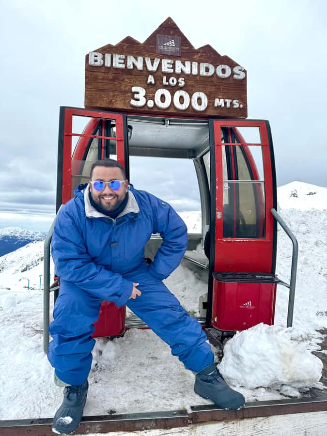 Santiago: Valle Nevado Ski Day Trip with Hotel Transfers - The 60-curve road to Farellones and Valle Nevado
