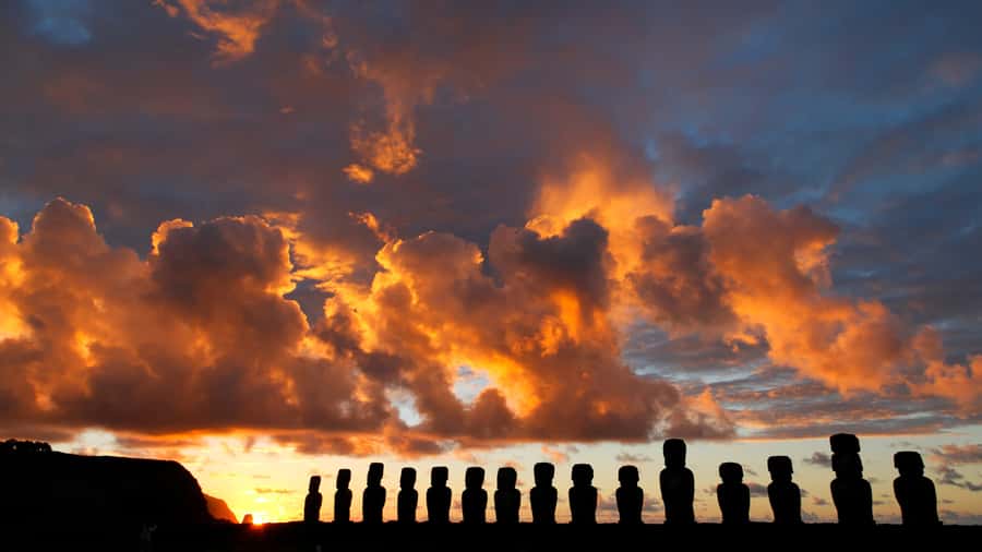 Sunrise Tongariki: Sunrise at Tongariki Park Private Tour - What to bring for a pre-dawn visit