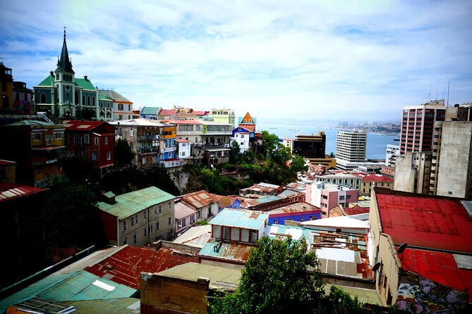 The Tour of Valparaiso in French on foot and in a small group - Why This Valparaíso Walk Feels Different