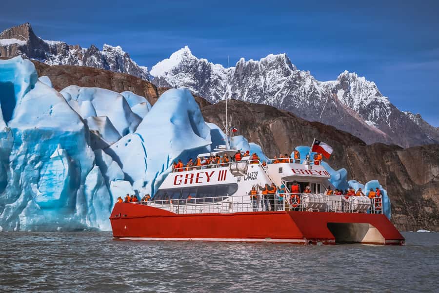 Torres del Paine: 3-Hour Scenic Boat Tour to Grey Glacier - The 3-kilometer Grey Beach approach